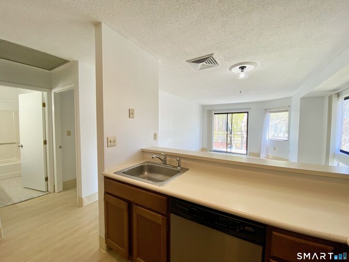 Property Photo:  1204 Whitney Avenue 208  CT 06517 