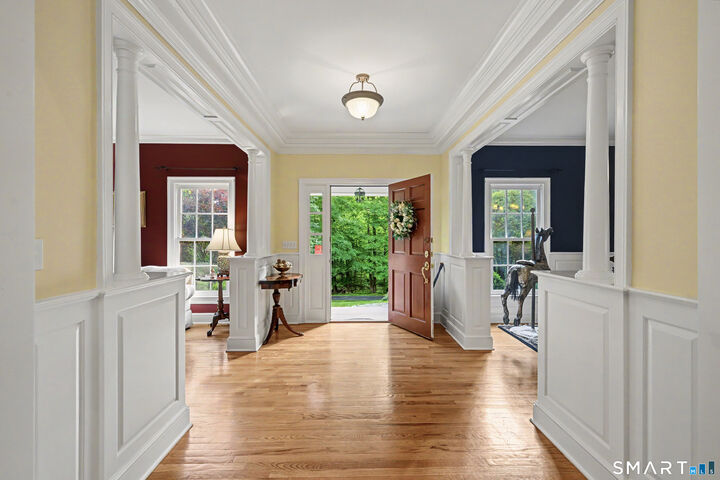 Property Photo:  281 Newtown Turnpike  CT 06896 