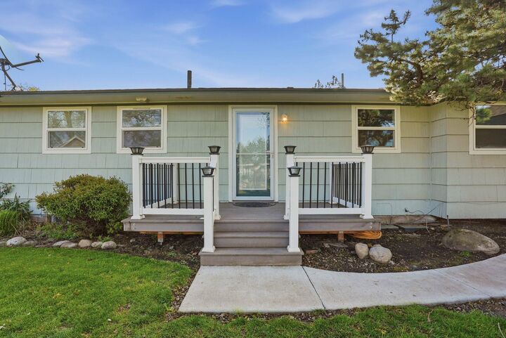 Property Photo:  601 N Farr Rd  WA 99206 