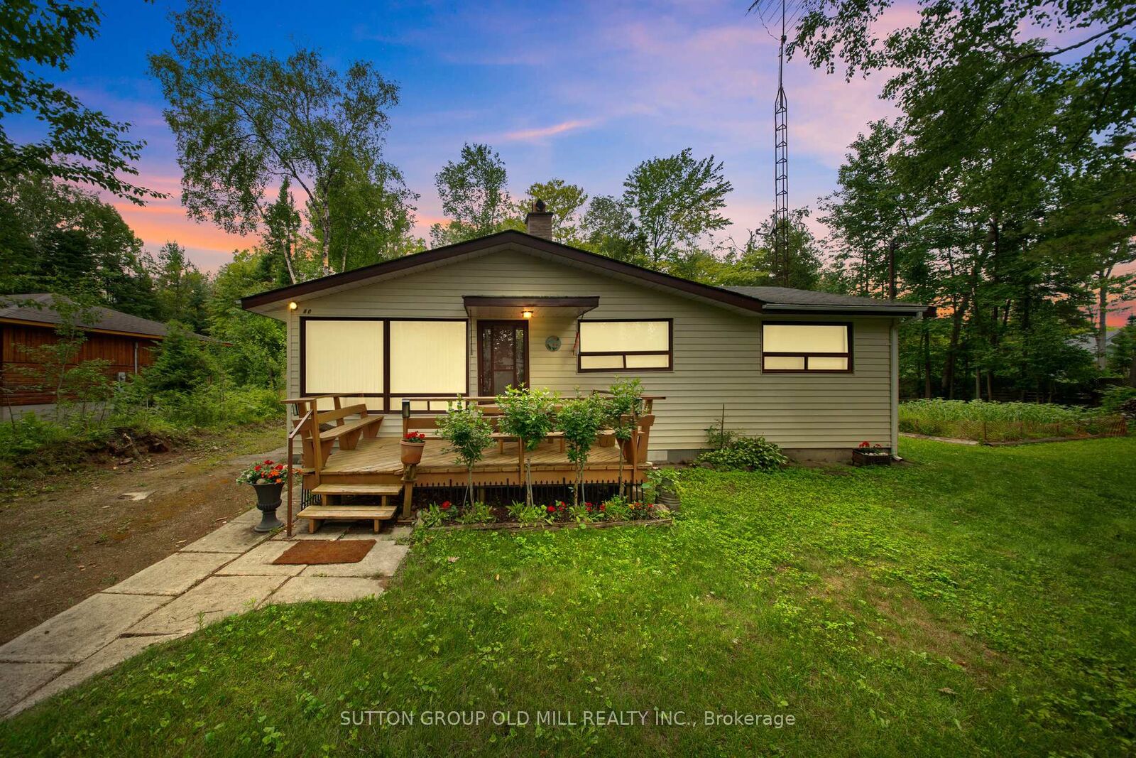 Property Photo: 42 55th Street S ON L9Z 1W9