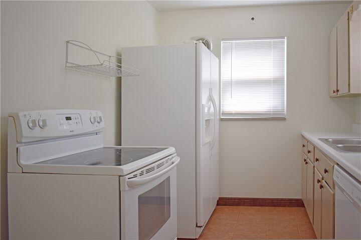 Property Photo:  100 Primrose Ave  PA 15116 