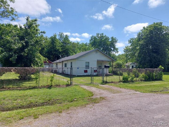 Property Photo: 1918 N 57th Street IL 62204