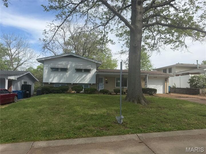 Property Photo:  2436 Pinehurst Drive  MO 63114 