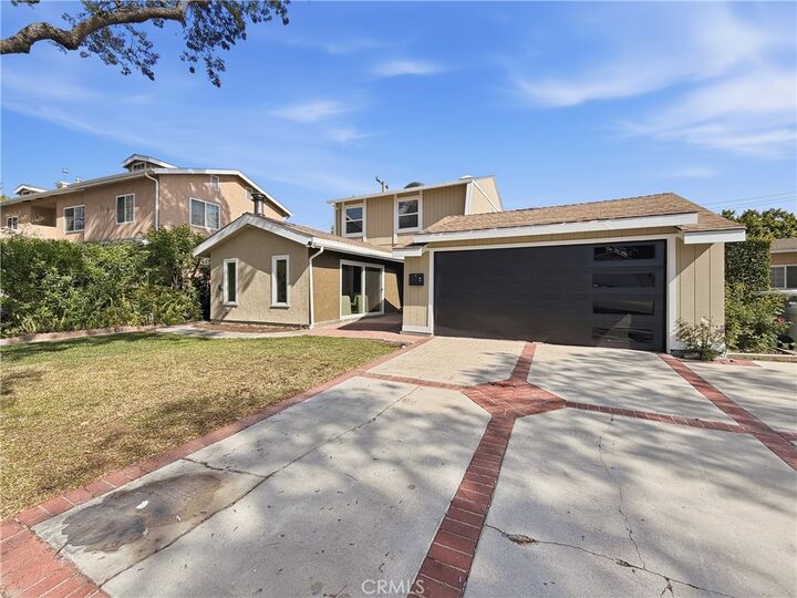 Property Photo:  15118 La Sabana  CA 90638 