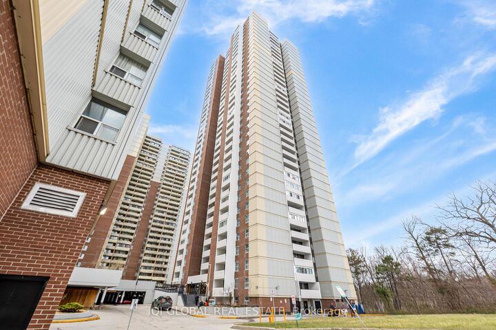Property Photo: 3 Massey Square 2407 ON M4C 5L5