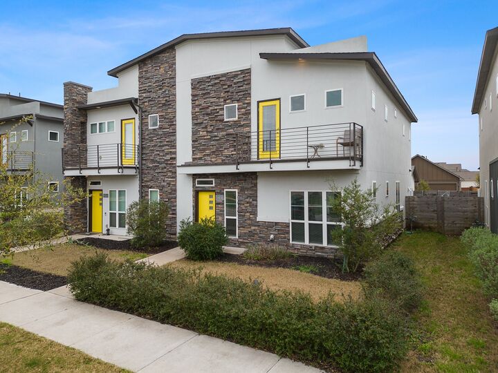 Property Photo:  5913-B Charles Merle Drive 16  TX 78747 