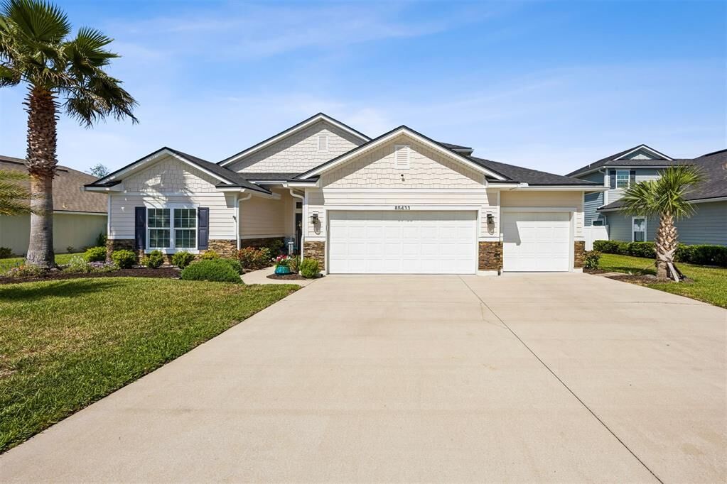 Property Photo: 85433 Amaryllis Court FL 32034