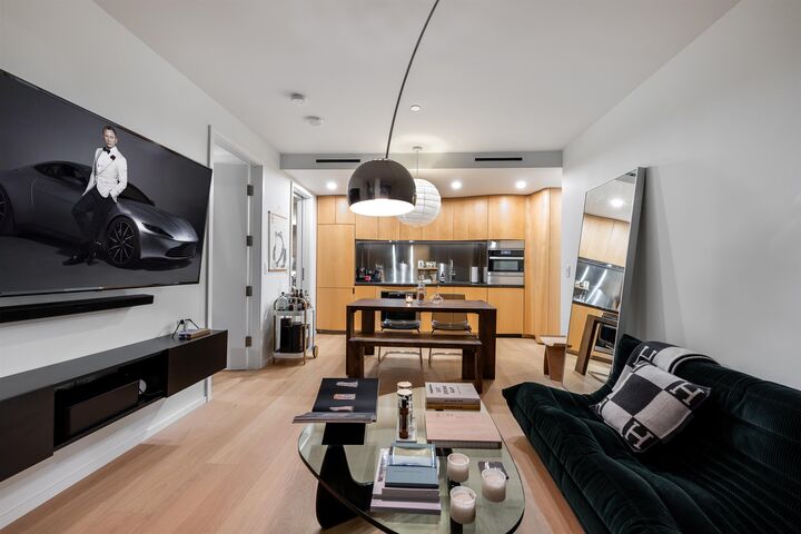 Property Photo: 1568 Alberni Street 708 BC V6G 0E3