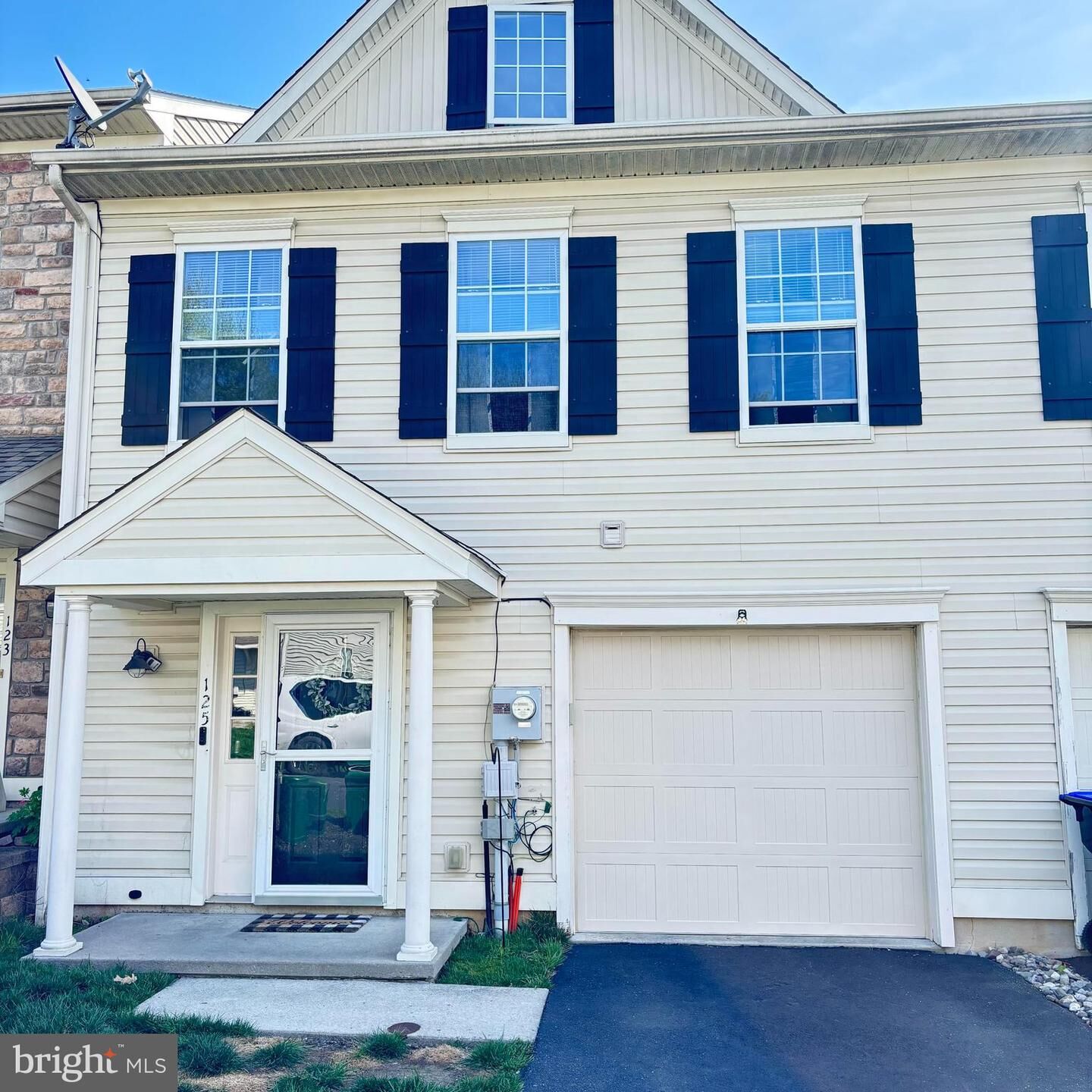 Property Photo:  125 Red Oak Court 21  PA 19344 