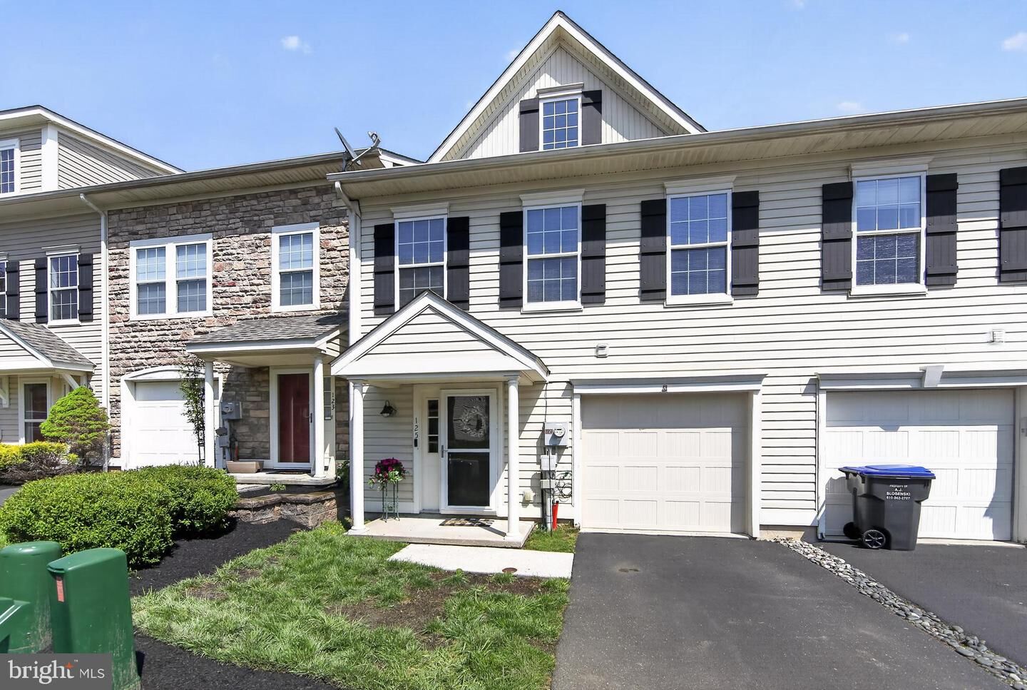 Property Photo:  125 Red Oak Court 21  PA 19344 