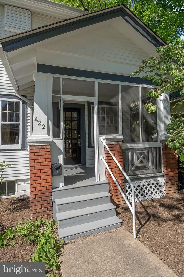 Property Photo:  422 N Edgewood Street  VA 22201 