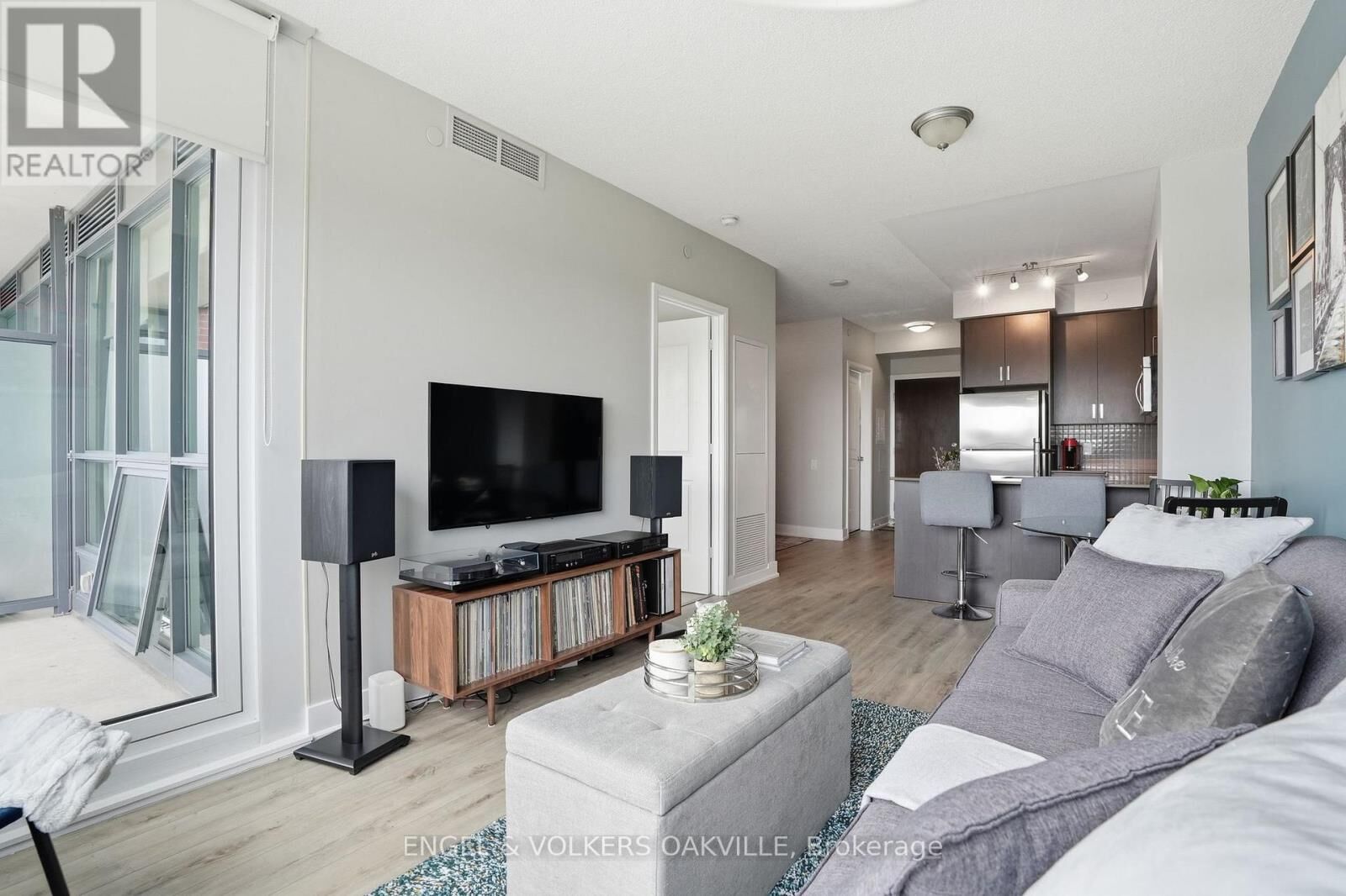 Property Photo: 7608 Yonge Street 528 ON L4J 0J5