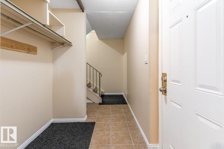 Property Photo:  626 Willow Court NW  AB T5T 2K7 