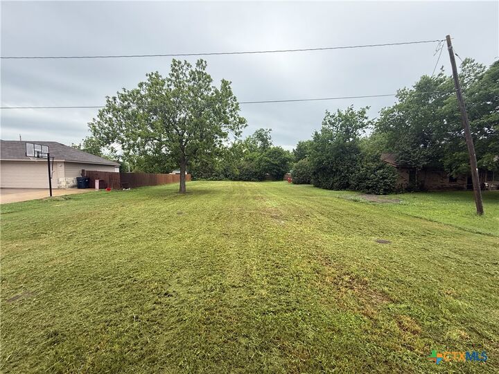 Property Photo:  303 Crockett Street  TX 76534 