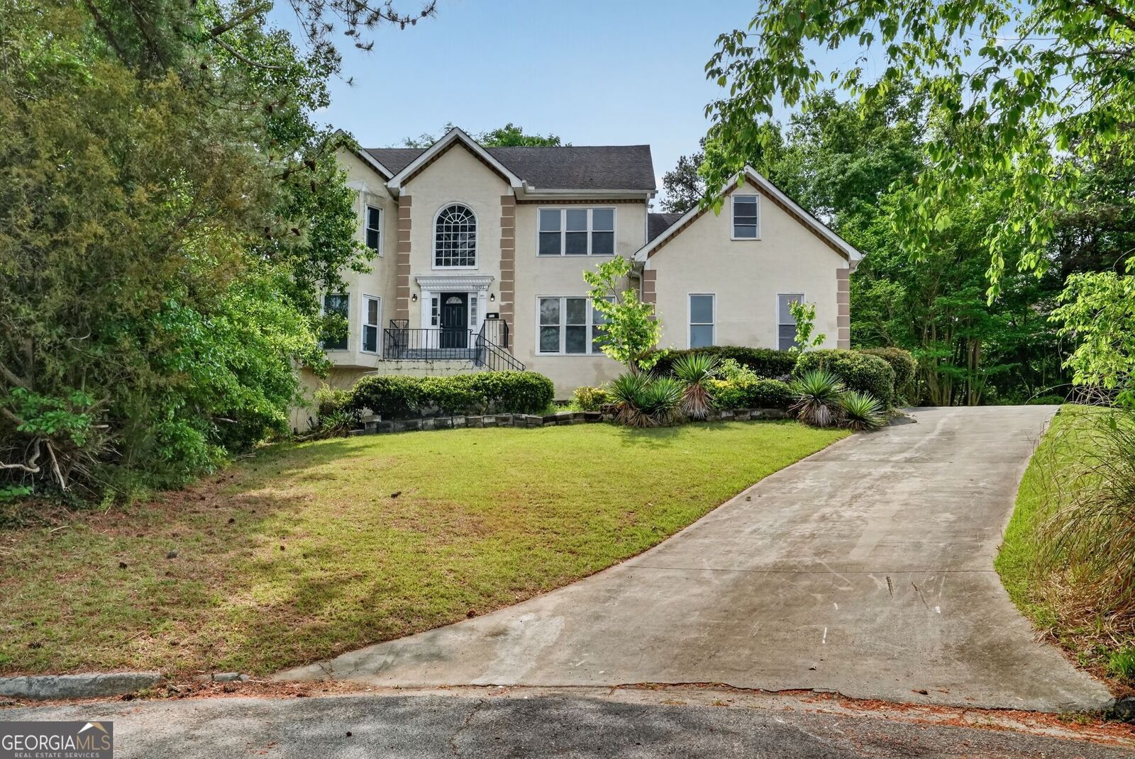 Property Photo: 7001 Deshon Ridge Drive GA 30058
