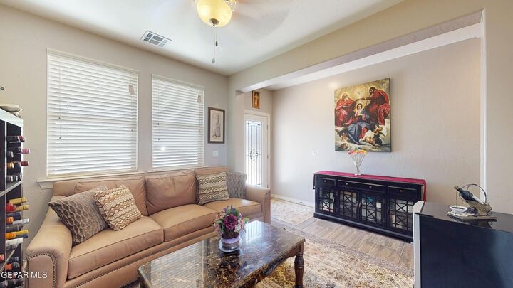 Property Photo:  129 N Manzanita Drive  TX 79928 