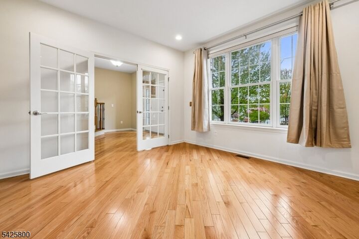 Property Photo:  20 Gable Walk 20  NJ 07039 