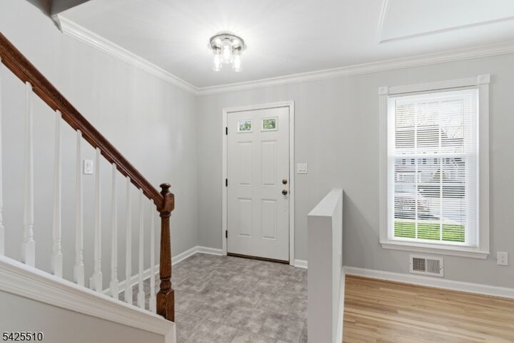 Property Photo:  87 Hampshire Dr  NJ 07945 