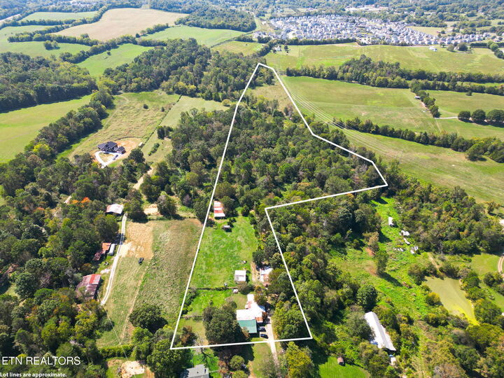 Property Photo:  2733 Shipe Rd  TN 37806 