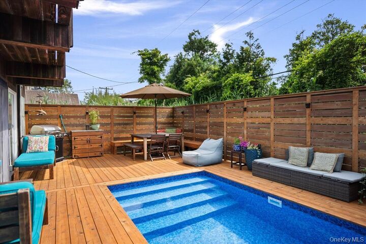 Property Photo:  17 Bungalow Walk  NY 11770 