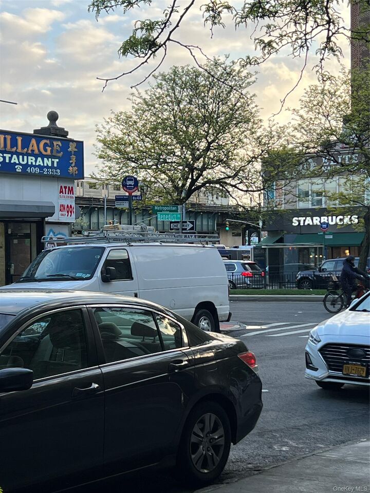 Property Photo:  1332 Metropolitan Avenue 3G  NY 10462 