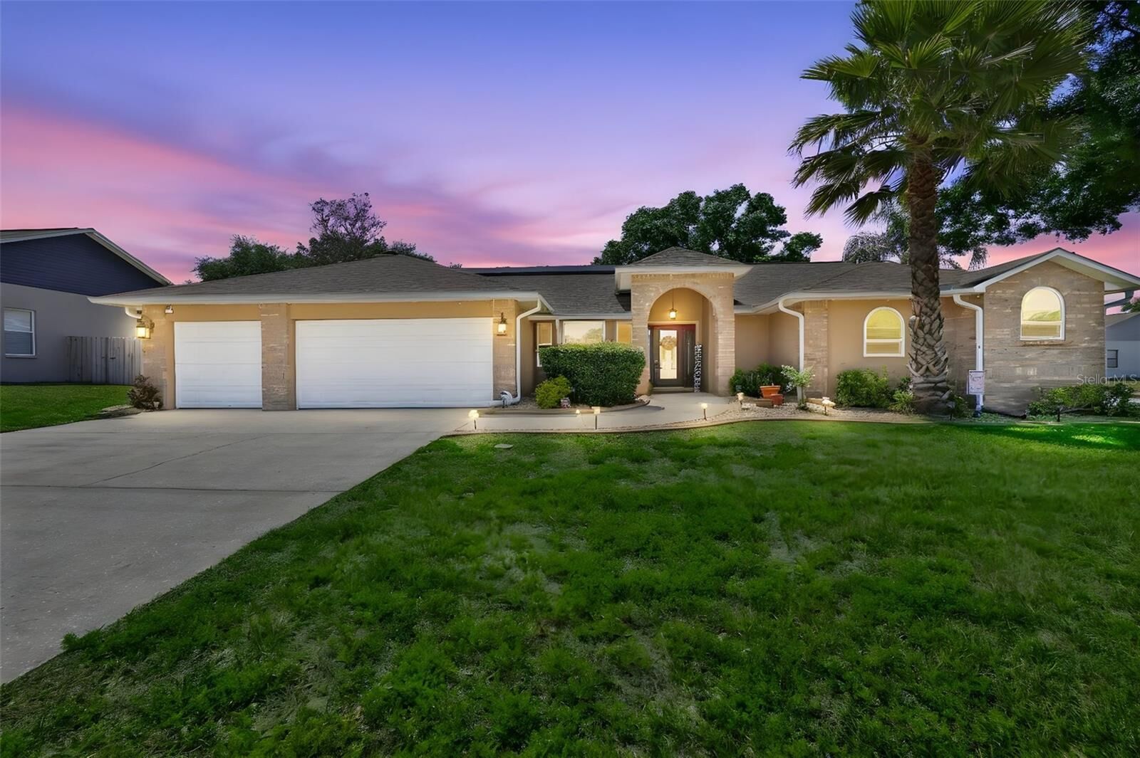 Property Photo: 3931 Appletree Drive FL 33594