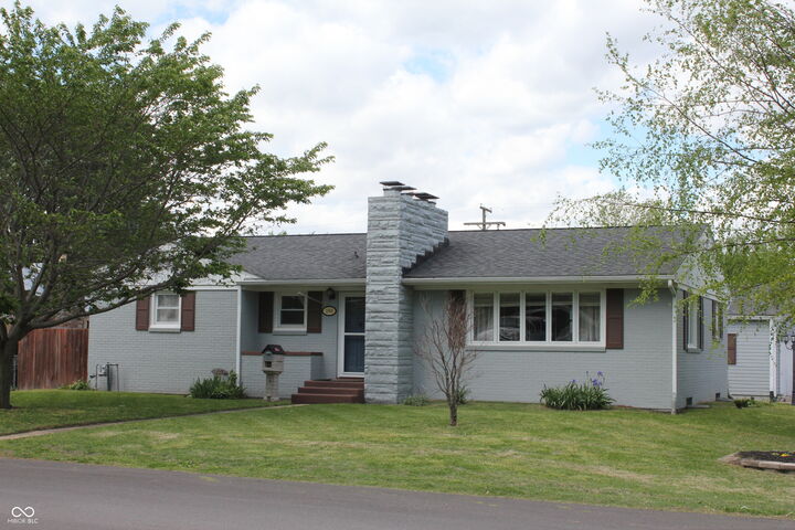 Property Photo:  1088 S East Street  IN 46151 