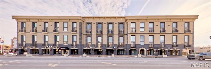 Property Photo:  200 S Kirkwood Road  MO 63122 