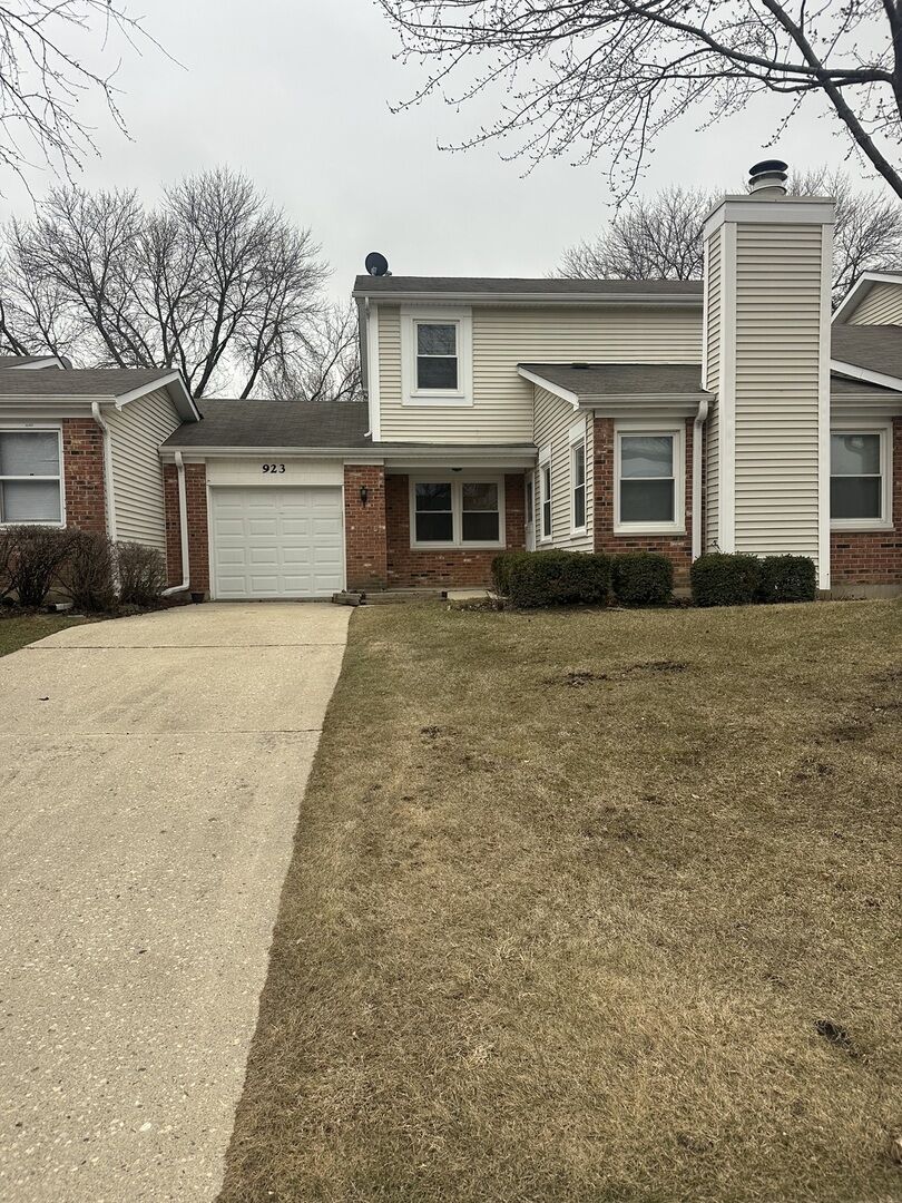 Property Photo:  923 Daniels Court  IL 60194 