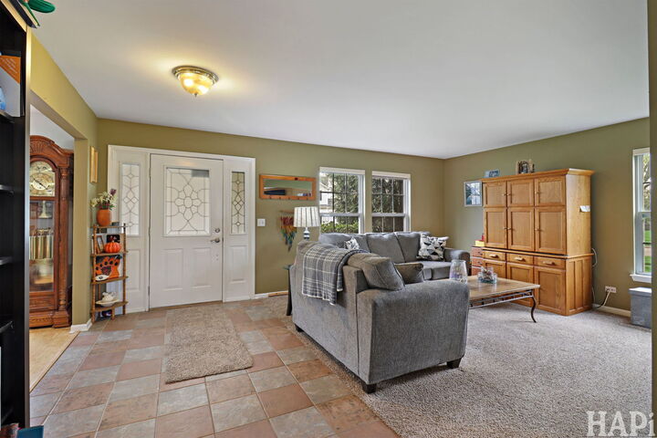 Property Photo:  1909 Hemlock Drive  IL 60050 
