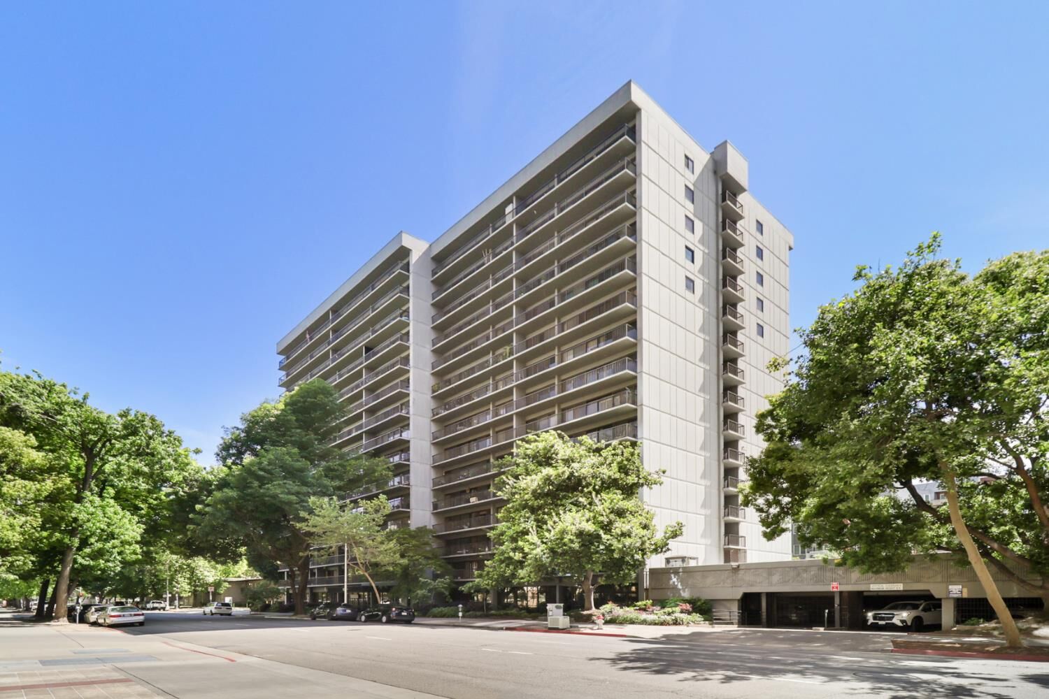 Property Photo:  500 N Street 1007  CA 95814 
