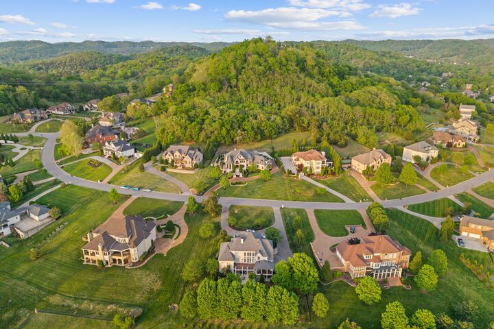 Property Photo:  672 Legends Crest Dr  TN 37069 