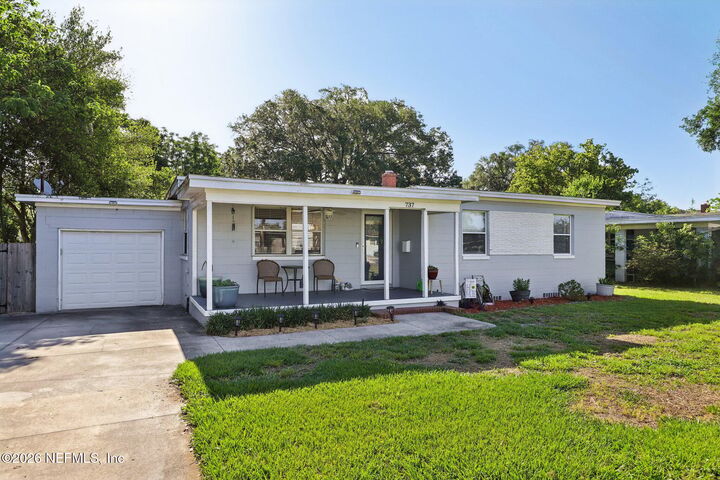 Property Photo:  737 Wren Road  FL 32216 