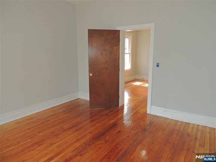 Property Photo:  54 N 5th Street 2  NJ 07107 