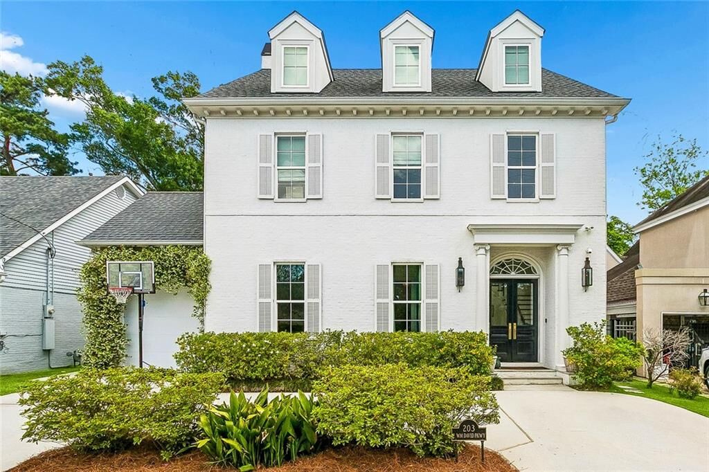 Property Photo:  203 E William David Parkway  LA 70005 