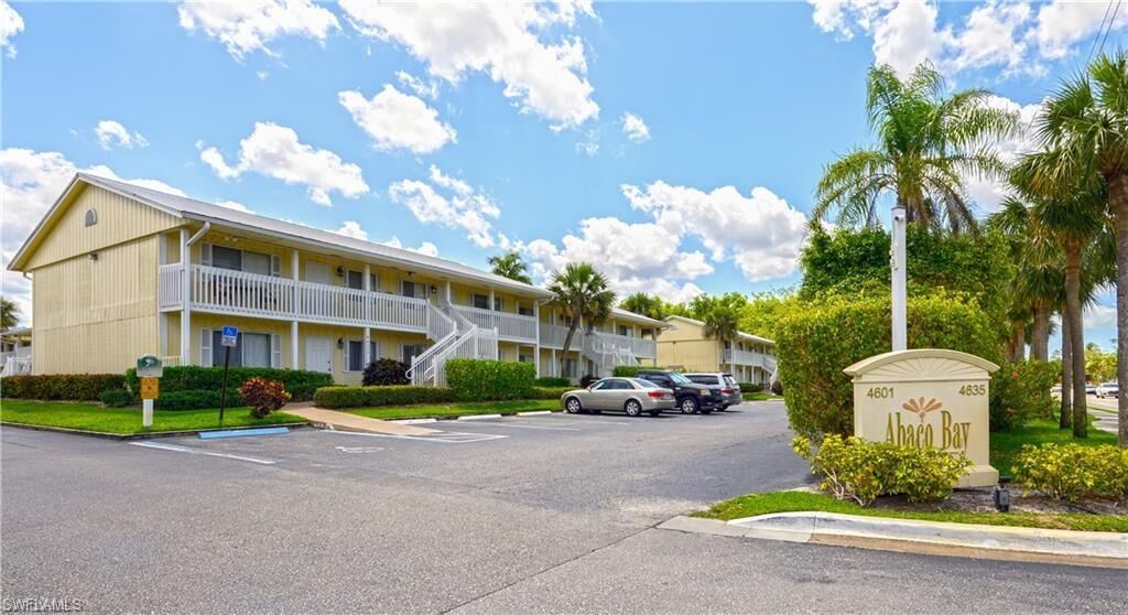 Property Photo:  4625 Bayshore Dr D16  FL 34112 