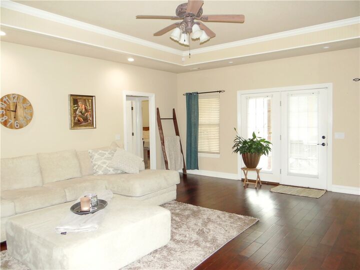 Property Photo: 18011 Broadview Drive AR 72764