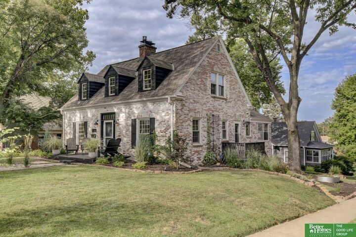 Property Photo:  2520 N 56 Street  NE 68104-9999 