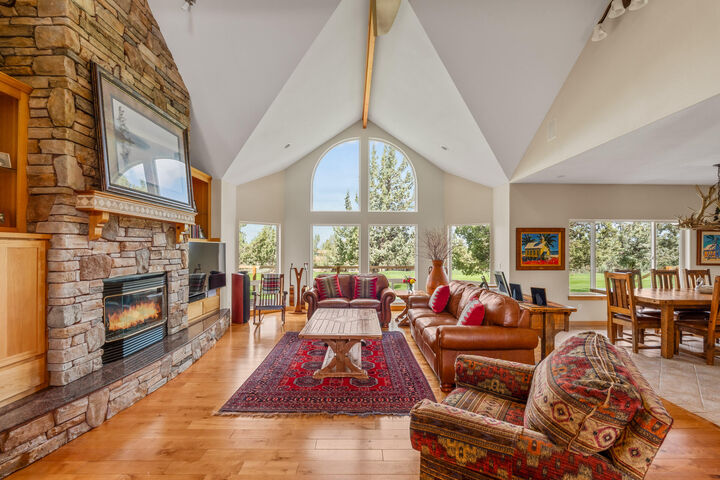 Property Photo:  1953 Kingfisher Circle  OR 97756 