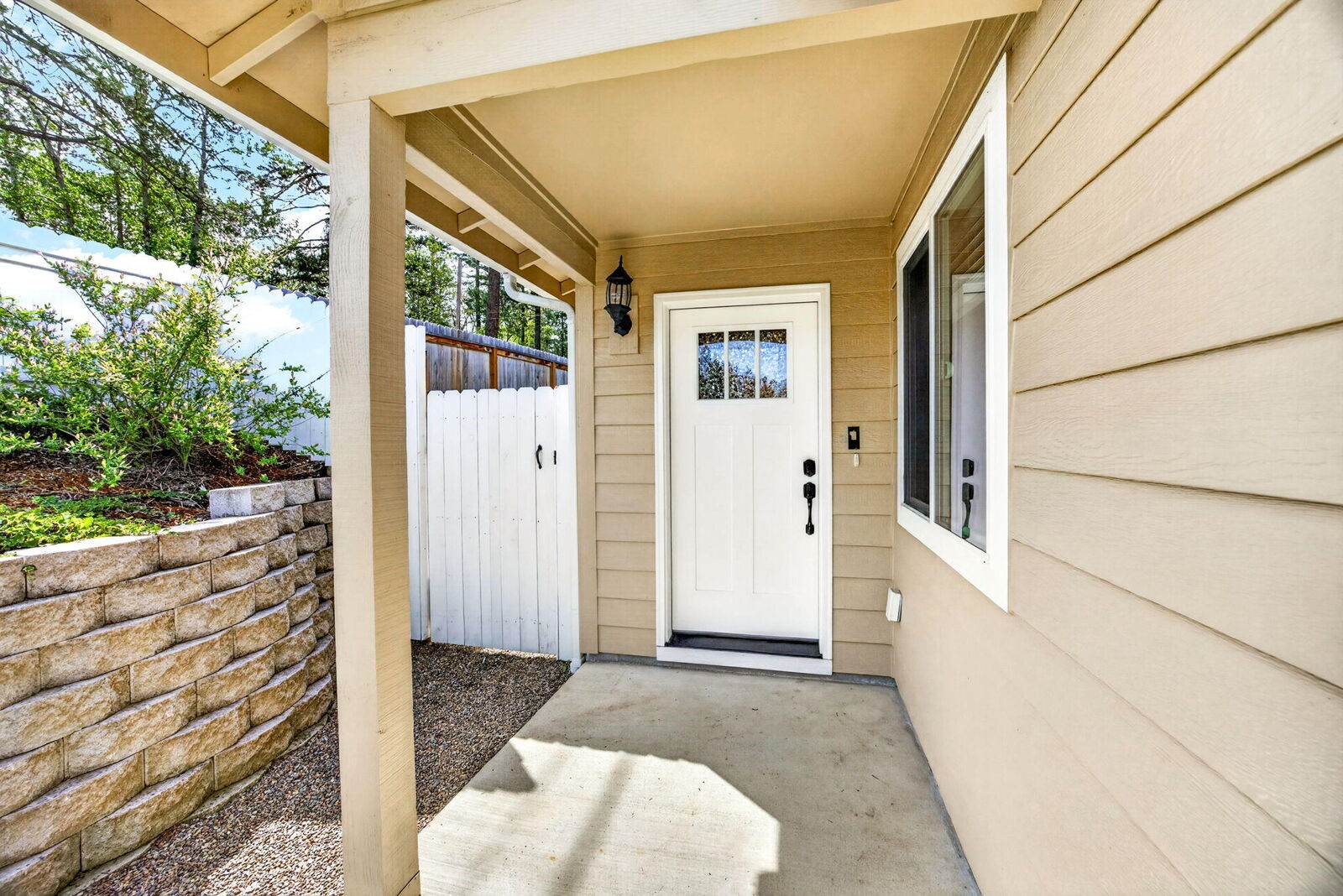 Property Photo: 3001 University Road A & B OR 97527
