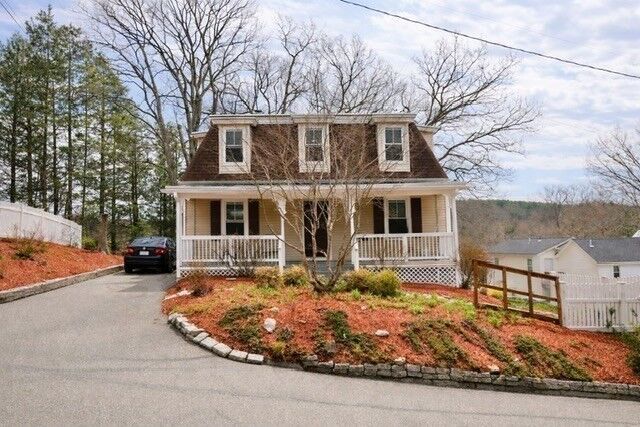 Property Photo:  17 Fairview Street  MA 01420 