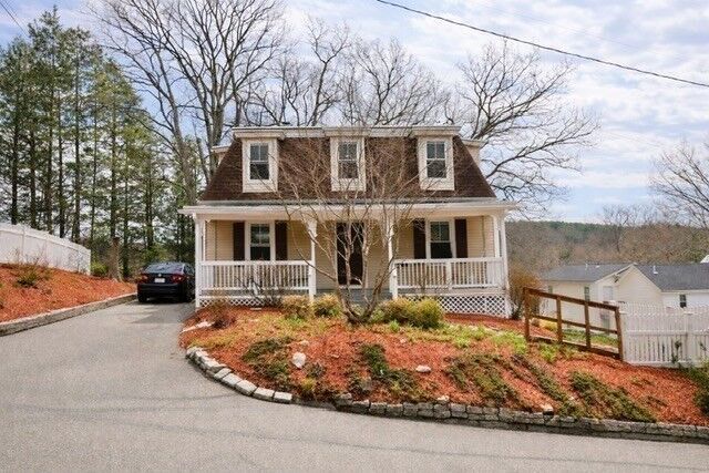 Property Photo:  17 Fairview Street  MA 01420 
