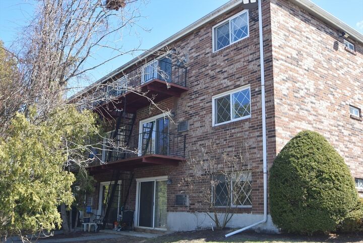 Property Photo:  7 Fernview Ave 11  MA 01845 