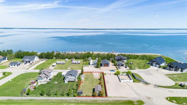 Property Photo: 15 Marina Place AB T0C 3B0