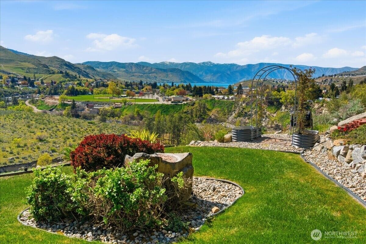 Property Photo:  404 S Clifford Street  WA 98816 