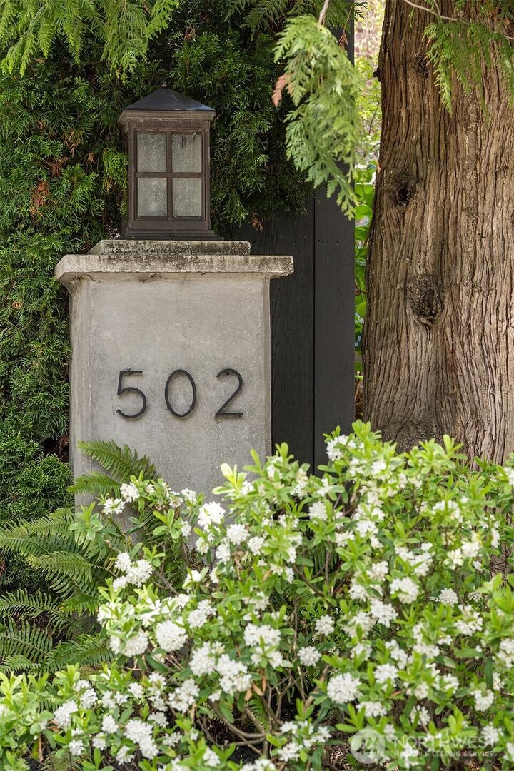 Property Photo:  502  Lake Washington Boulevard E  WA 98112 