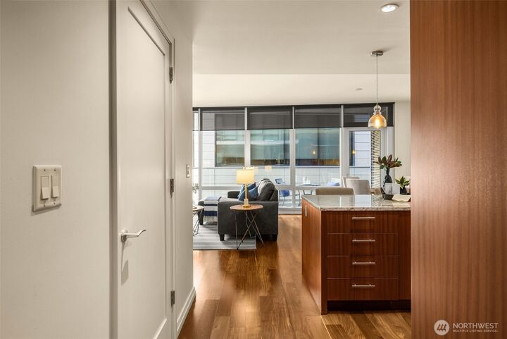 Property Photo:  500  106th Avenue NE 603  WA 98004 