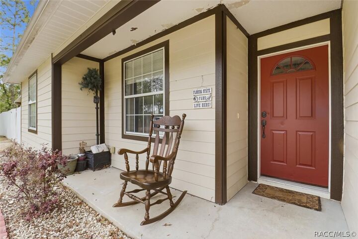 Property Photo:  334 S Raymo Terrace  FL 34461 