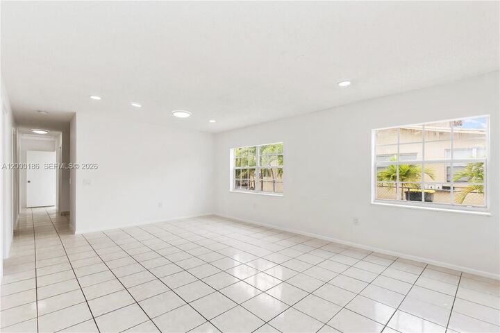 Property Photo:  15 SW 6th St  FL 33004 