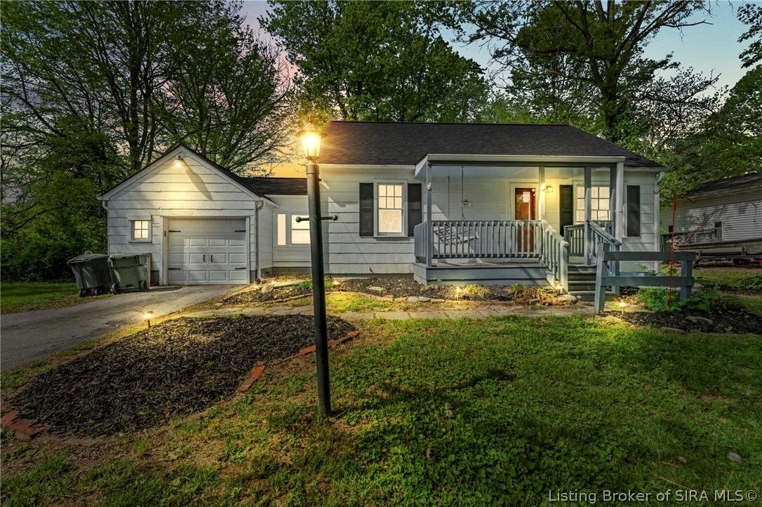 Property Photo:  907 Allison Lane  IN 47130 